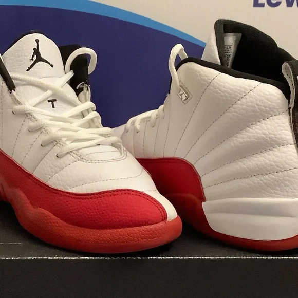 Air Jordan 12 Cherry Kids Size 3y - Picture 2 of 9
